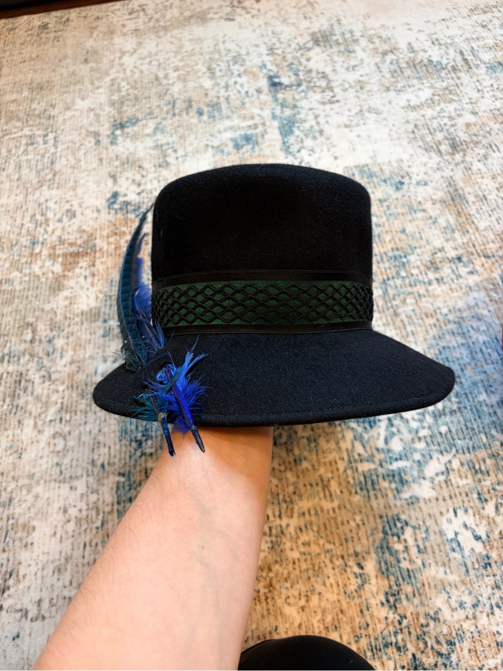 2 Vintage Hats Black Felt Hat with Blue and Green Feathers & Pink Felt Hat - Picture 3 of 12